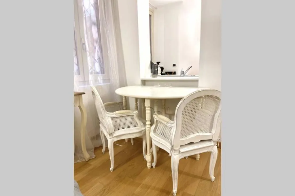 Boutique Apartment In Milano Center: Duomo Scala