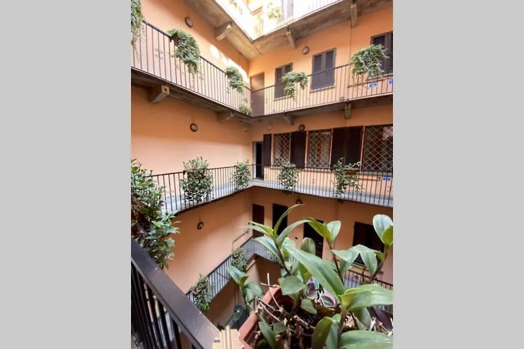 Boutique Apartment In Milano Center: Duomo Scala 0*, Milan Italy